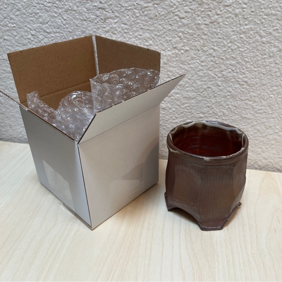 Ceramic Cup. Footed, Faceted, lined & salt fired. Browns. Second. - Picture 7 of 8